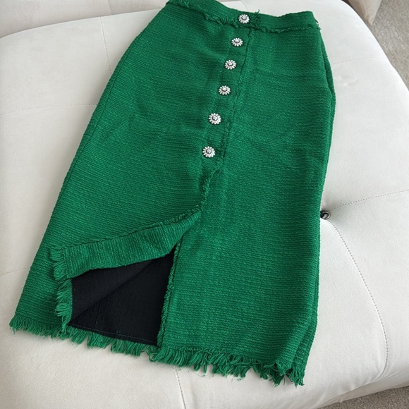 ZARA PENCIL TWEED SKIRT WITH RHINESTONE BUTTONS - Picture 11 of 12